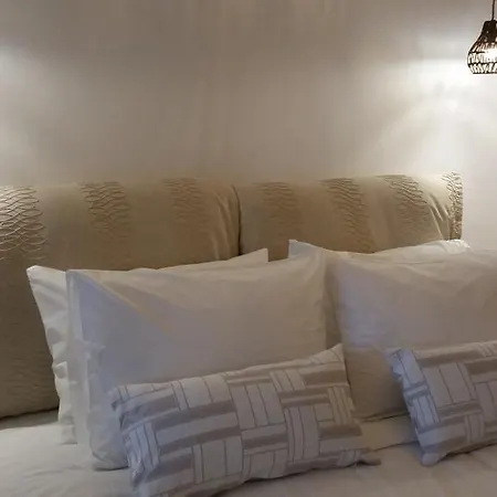 Abelomilos Exclusive Apartment Imerovigli (Santorini)